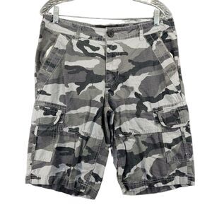 Ecko Unltd Cargo Shorts Mens Size 30 Camo Pockets Belt Loops Gray Black